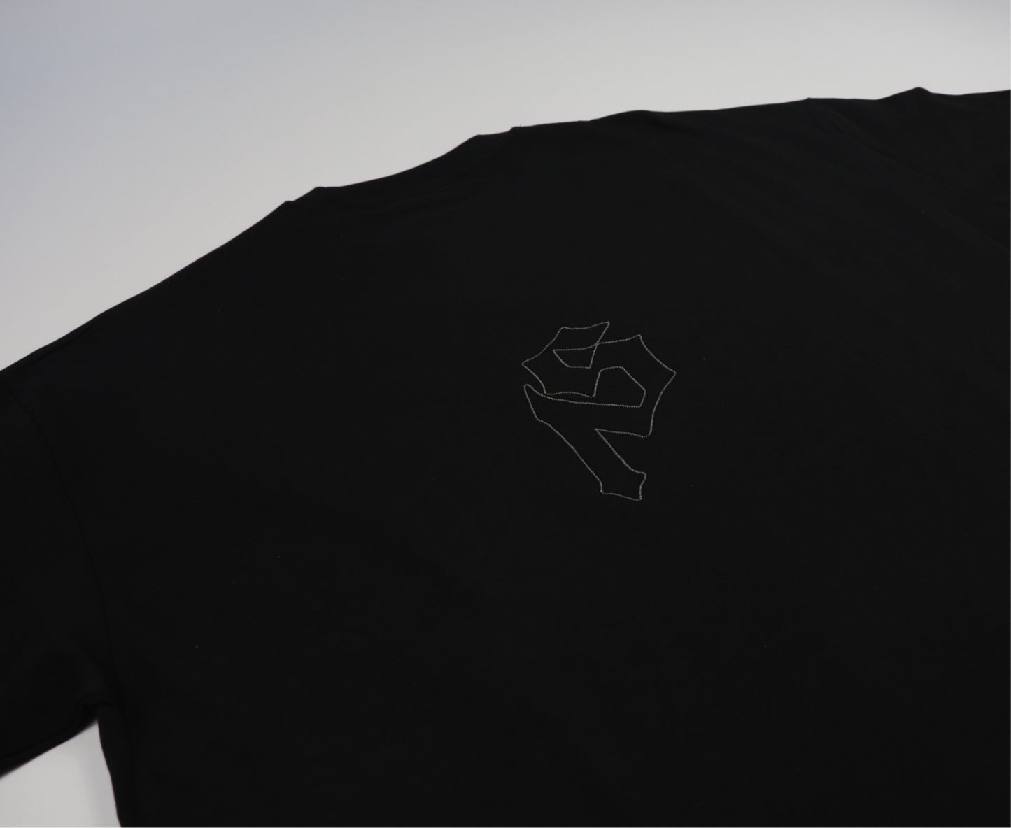 SINNER BLACK TEE